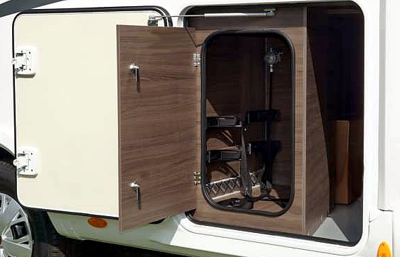 900 PS für ein Wohnmobil - der Happy Camper gibt richtig Gas